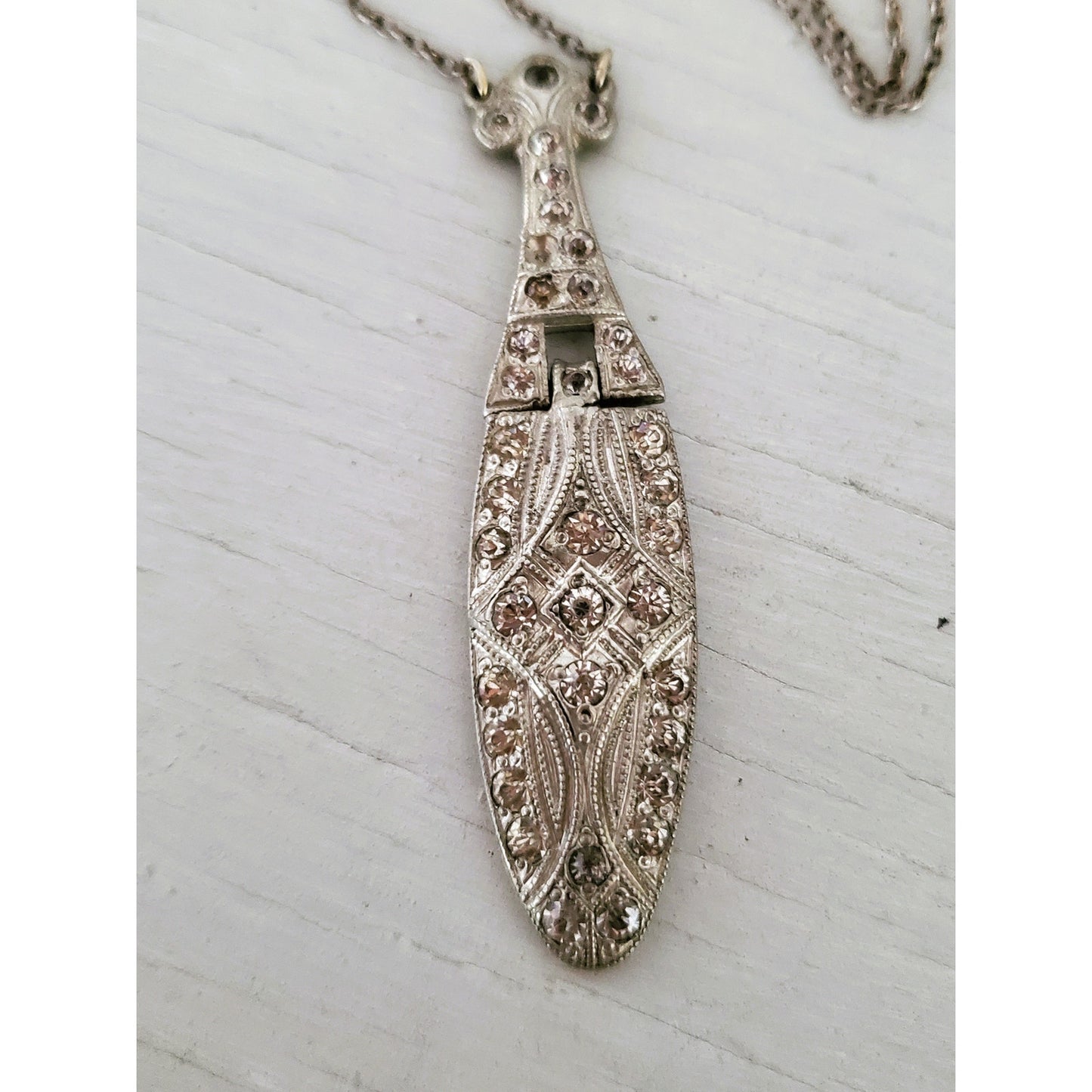 Antique 1920s Art Deco Nov-E-Line Necklace