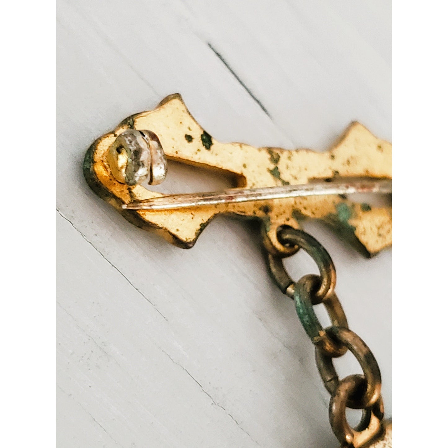 Vintage Victorian Round Gold Tone Locket Brooch