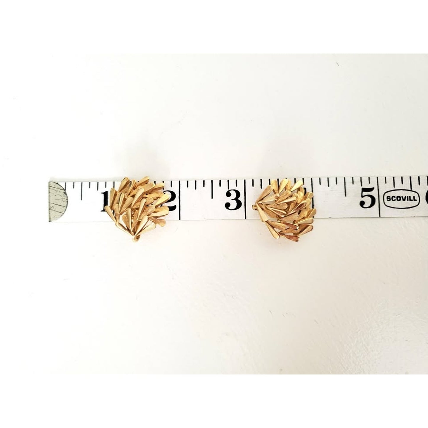 Vintage Trifari Gold-tone Leaf Clip On Earrings
