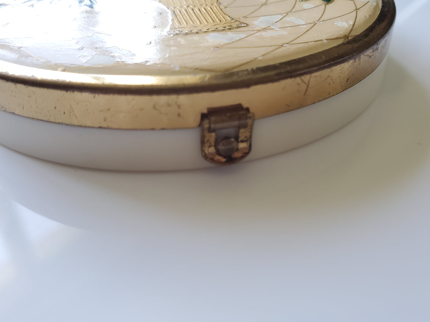 Vintage Houbigant Floral Basket Compact