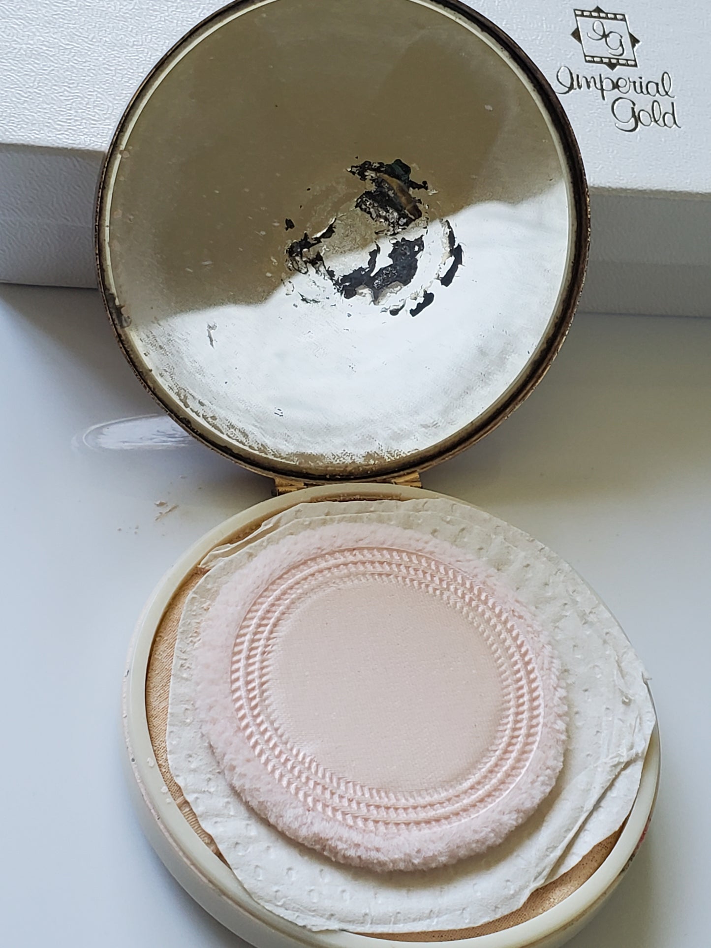 Vintage Houbigant Floral Basket Compact