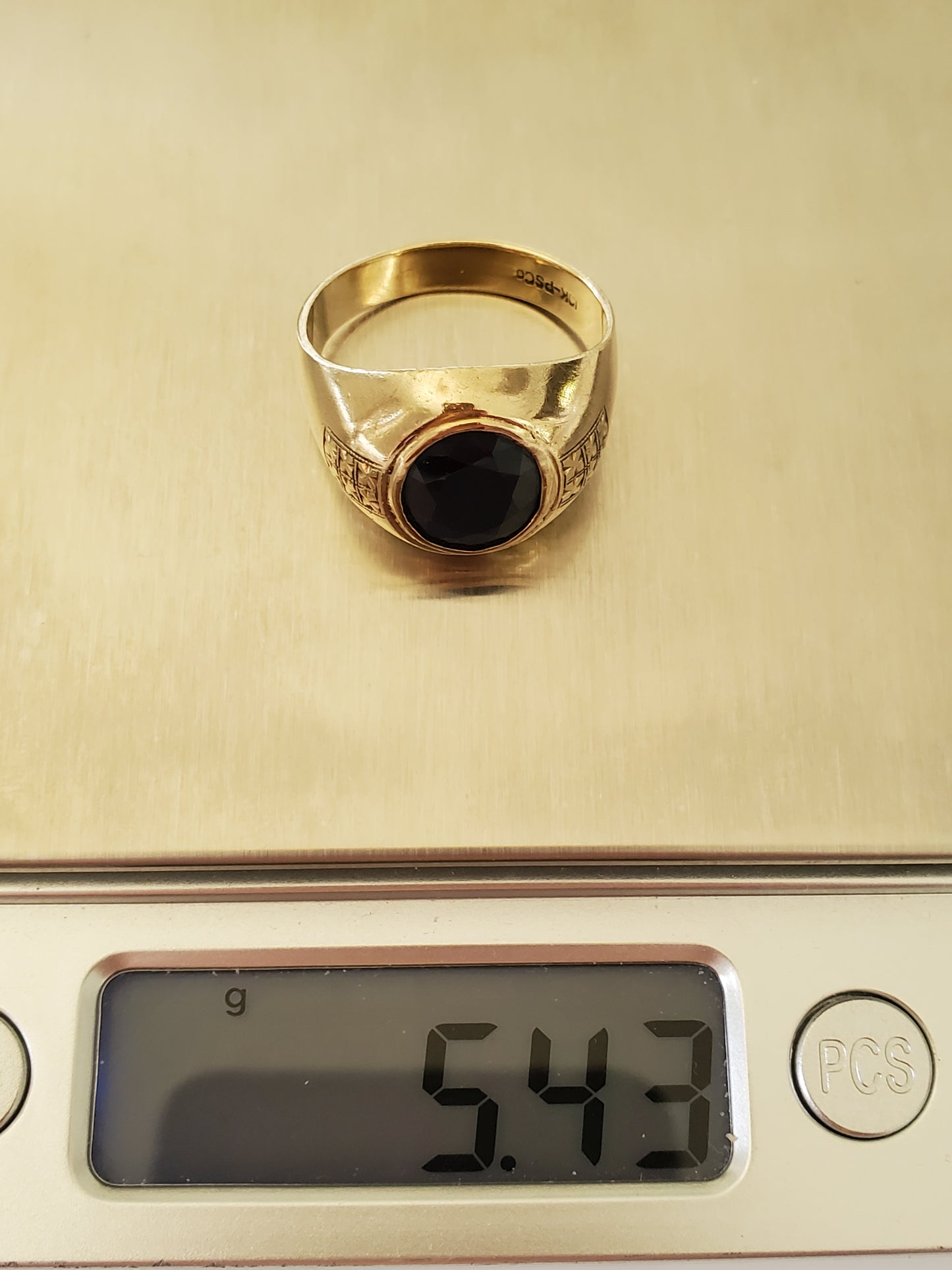 Gorgeous Vintage Mid-Century 10K Solid Gold Blue Spinel Men’s Ring