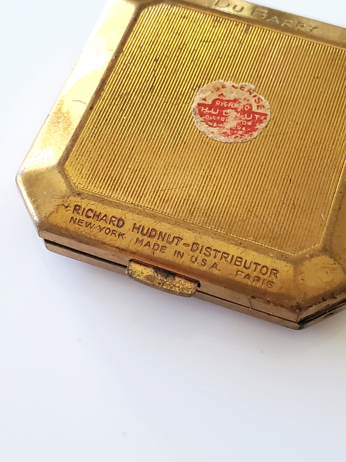 Small Vintage Richard Hudnut Square Gold Compact
