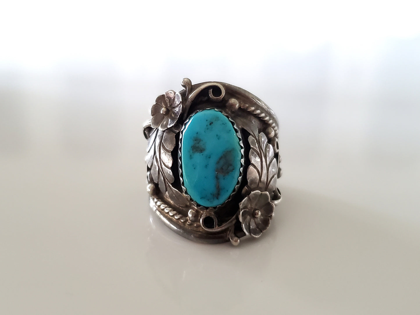 Beautiful Sterling Silver Navajo Turquoise Floral Ring