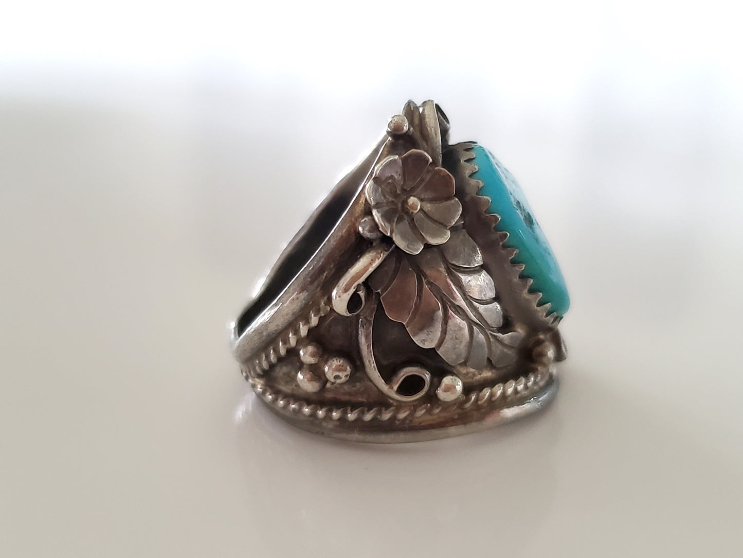 Beautiful Sterling Silver Navajo Turquoise Floral Ring