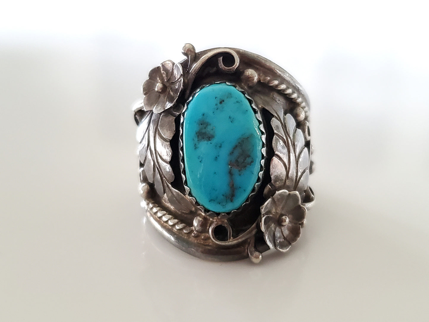 Beautiful Sterling Silver Navajo Turquoise Floral Ring