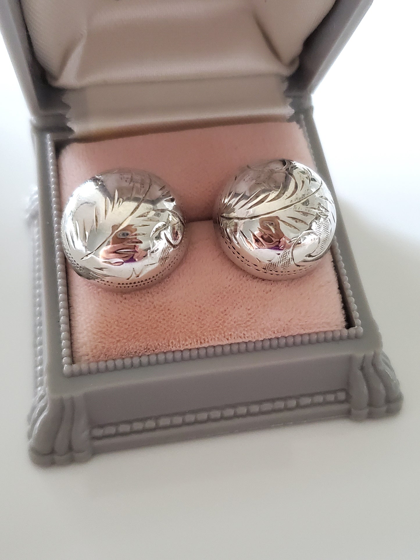 Vintage Sterling Silver Dome Diamond Cut Paisley Stud Earrings