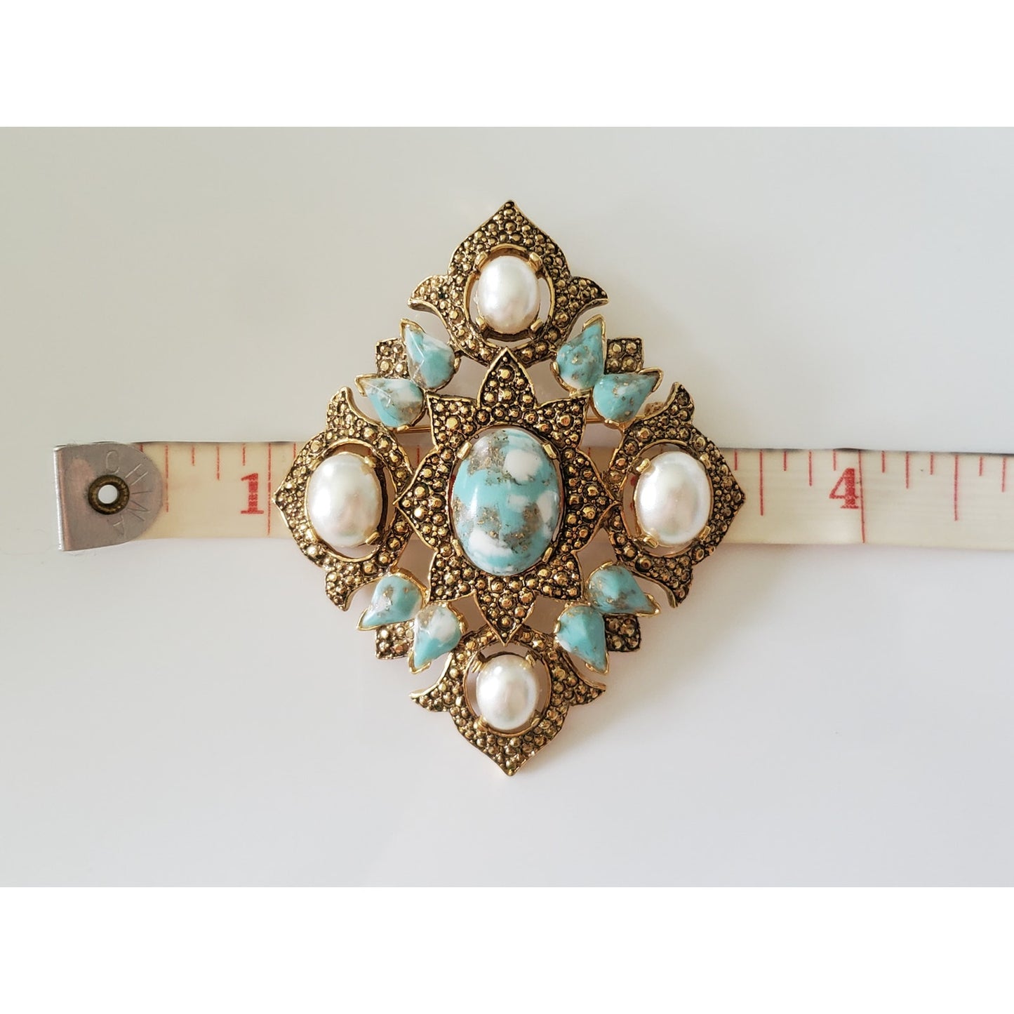 Vintage 1968 SARAH COVENTRY Remembrance Faux Turquoise and Pearl Brooch