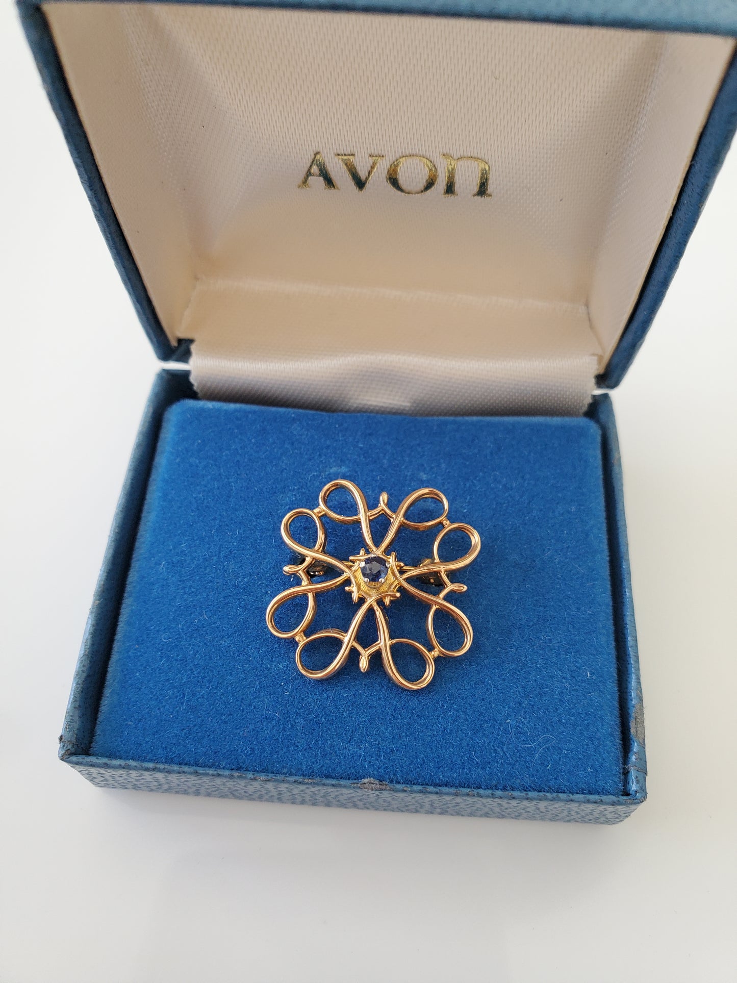 Vintage 10k Yellow Gold Blue Stone Pin Avon President’s Club Award Brooch