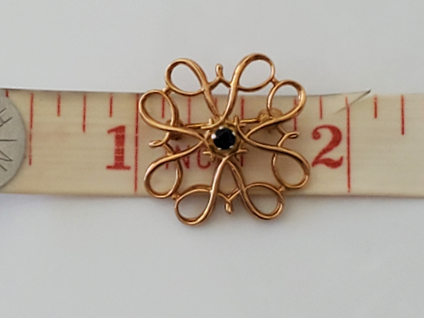 Vintage 10k Yellow Gold Blue Stone Pin Avon President’s Club Award Brooch