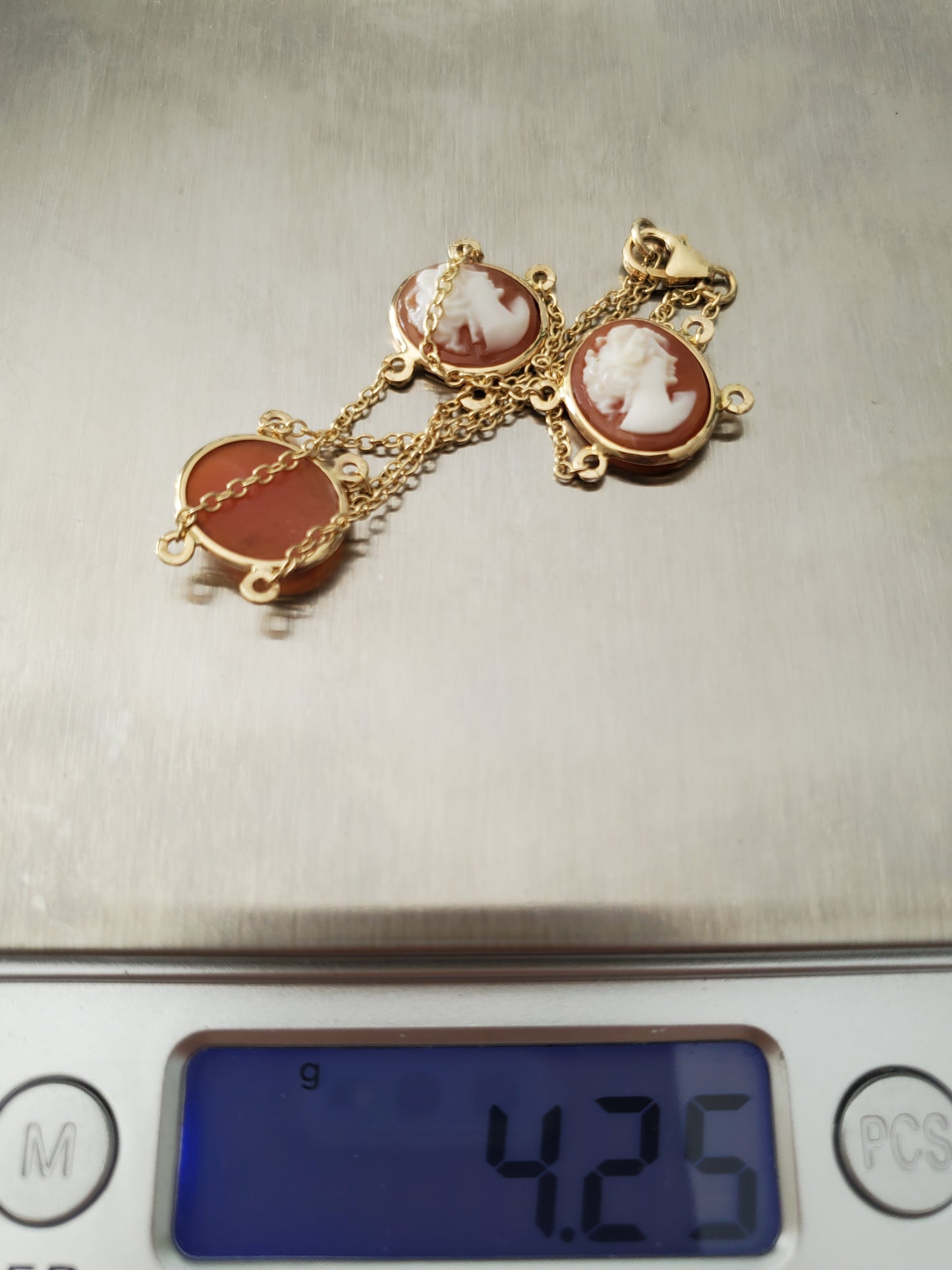 14K Gold Cameo Hand-carved Shell Bracelet