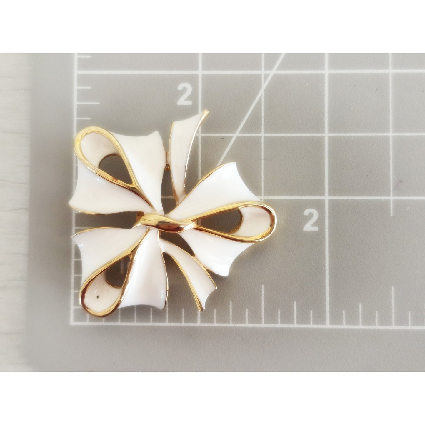 Vintage White and Gold-tone Bow-Tie Pin Brooch