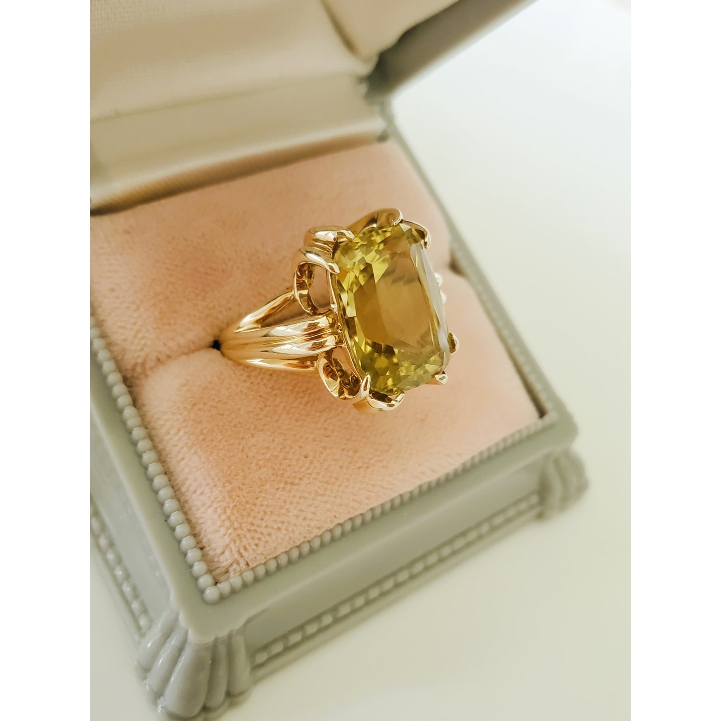 Vintage 14K Gold Yellow Stone Cocktail Ring