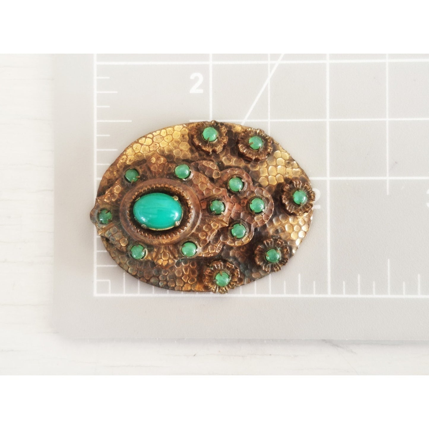 Antique Hammered Gold-tone Two-Layered Oval Jade Peking Glass Dress Clip