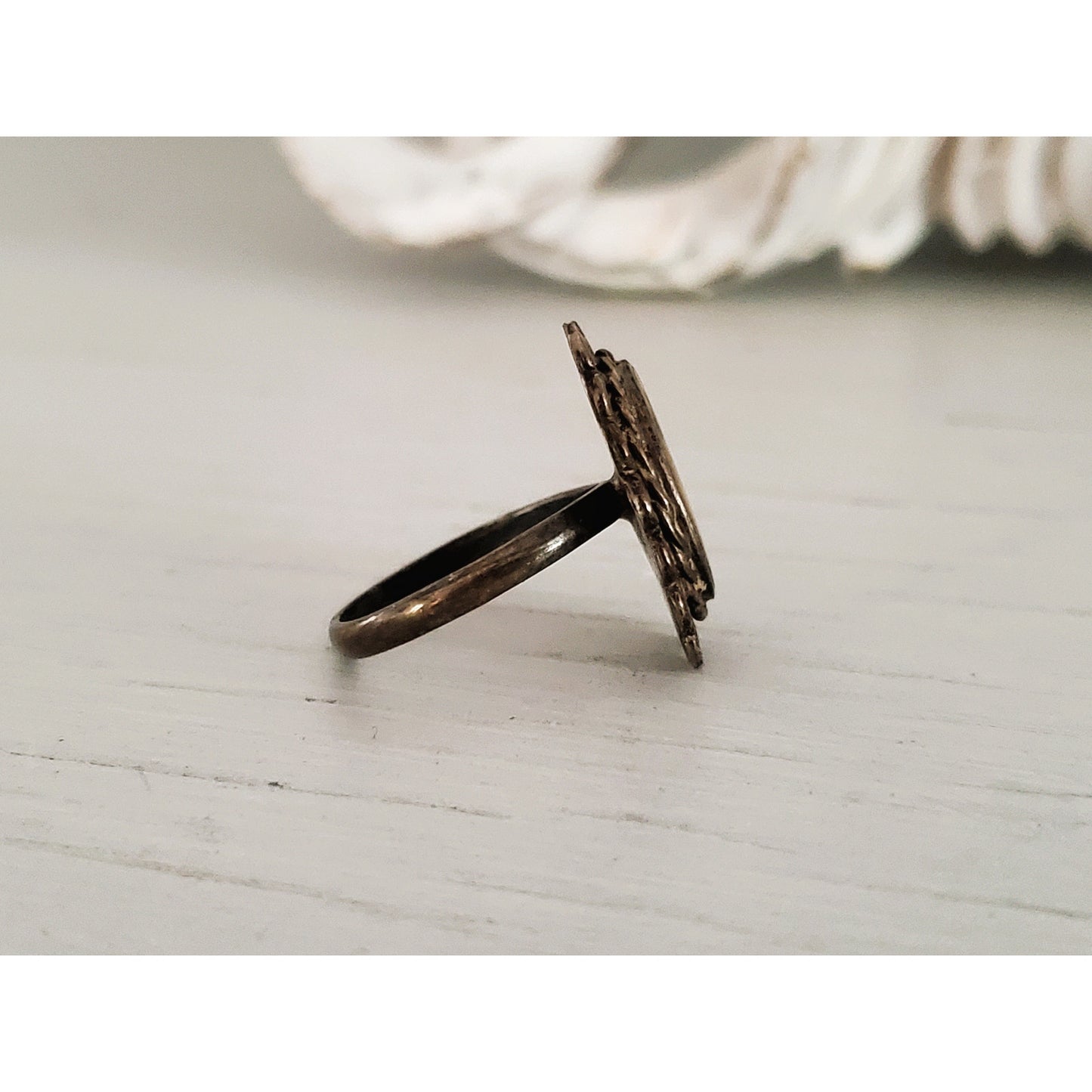 Vintage Mother of Pearl Sterling Silver Oval Ring