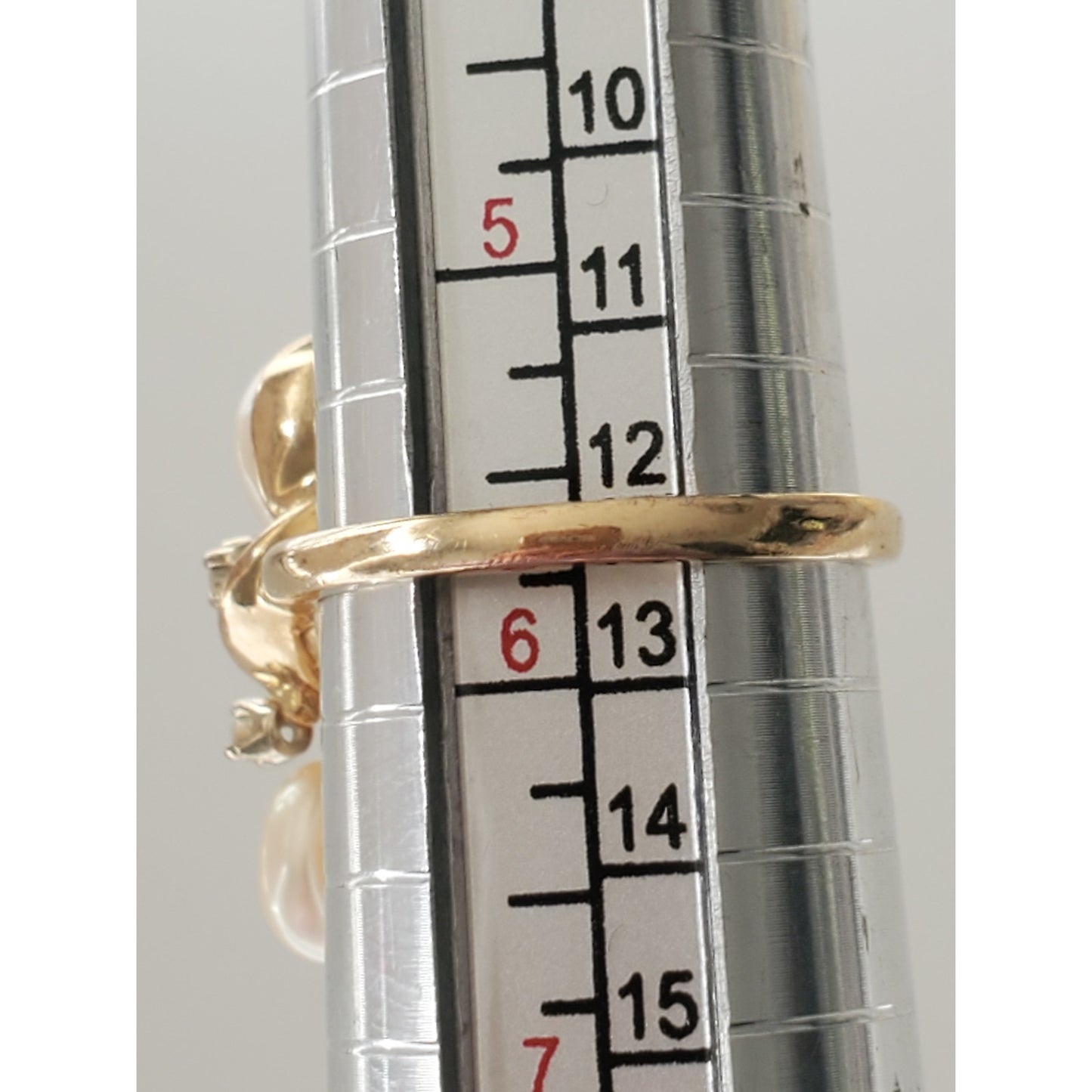 Beautiful 14K Gold Freshwater Pearl and Diamond Navette Ring