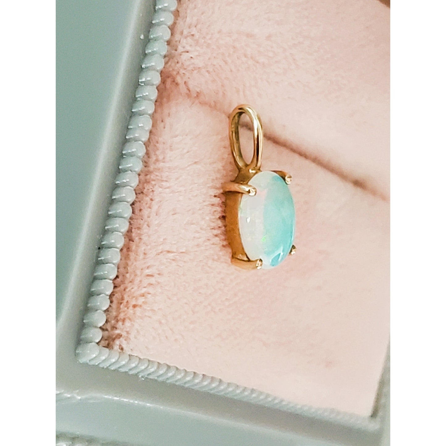 Vintage 10K Gold Opal Pendant