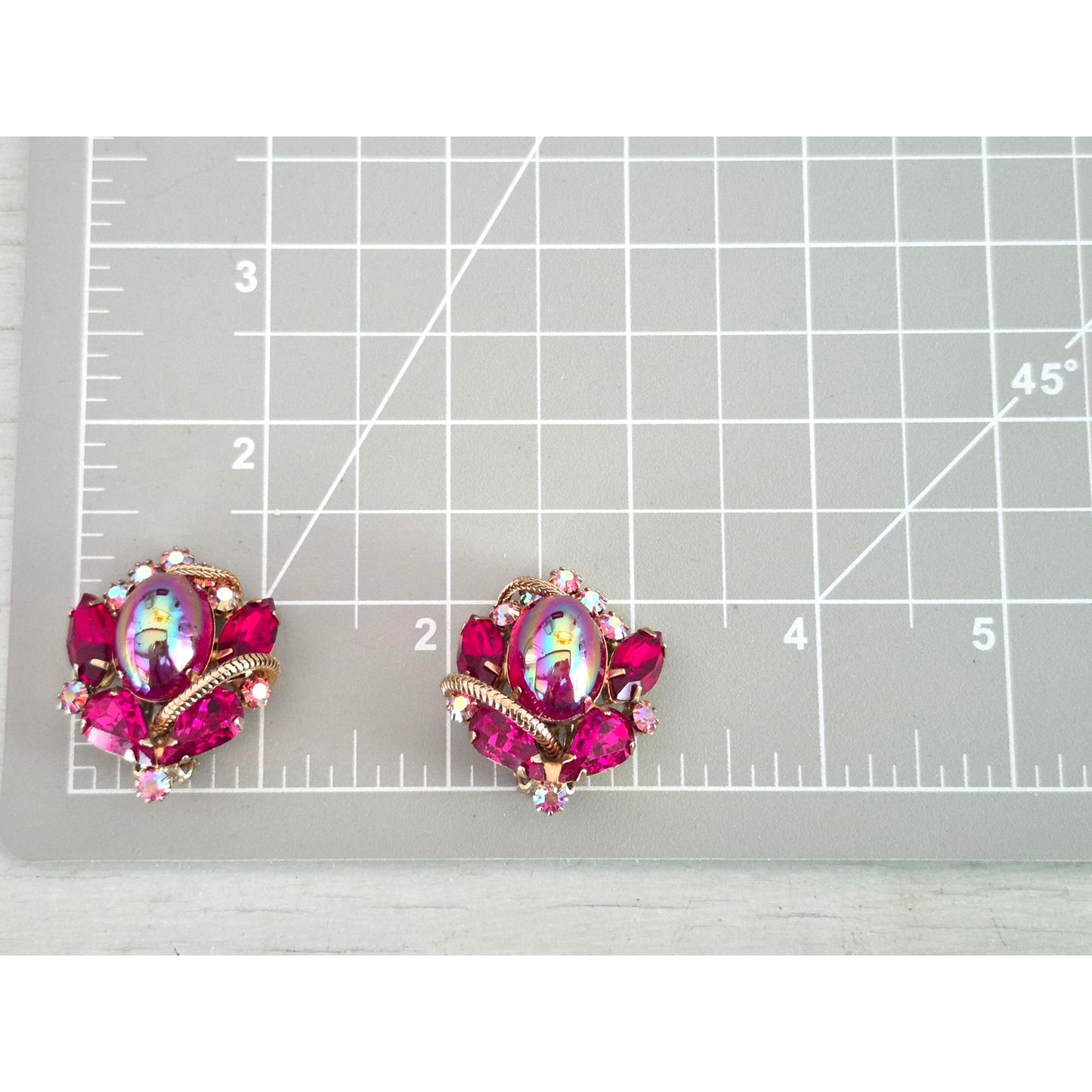Vintage Mid-Century Gold Ribbon Rope Rink Red AB Clip-on Earrings