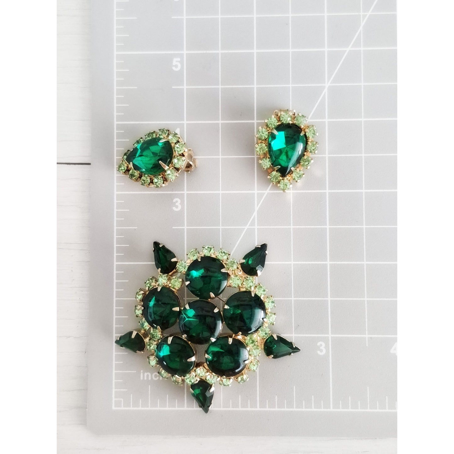 Vintage Juliana Delizza & Elster Emerald Green Rhinestone Brooch and Earring Set