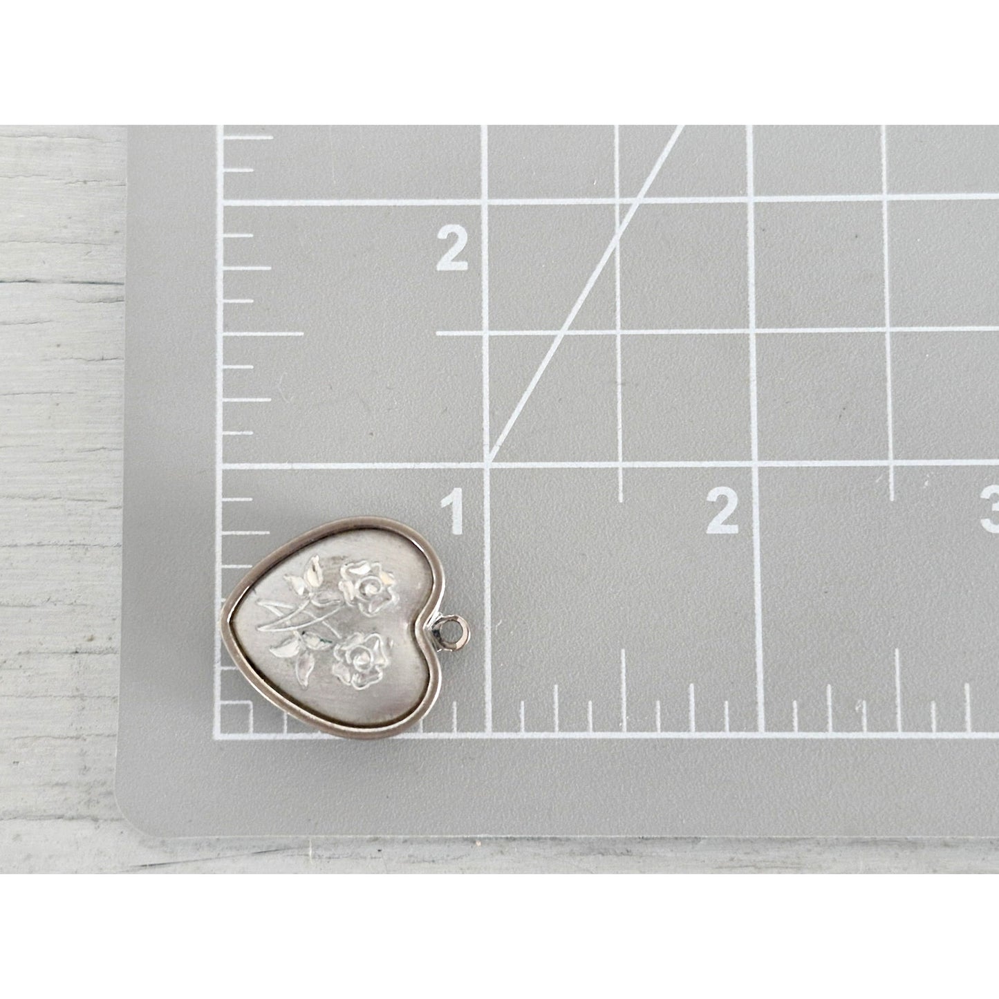 Vintage Silver-tone Diamond Cut Floral Heart Locket