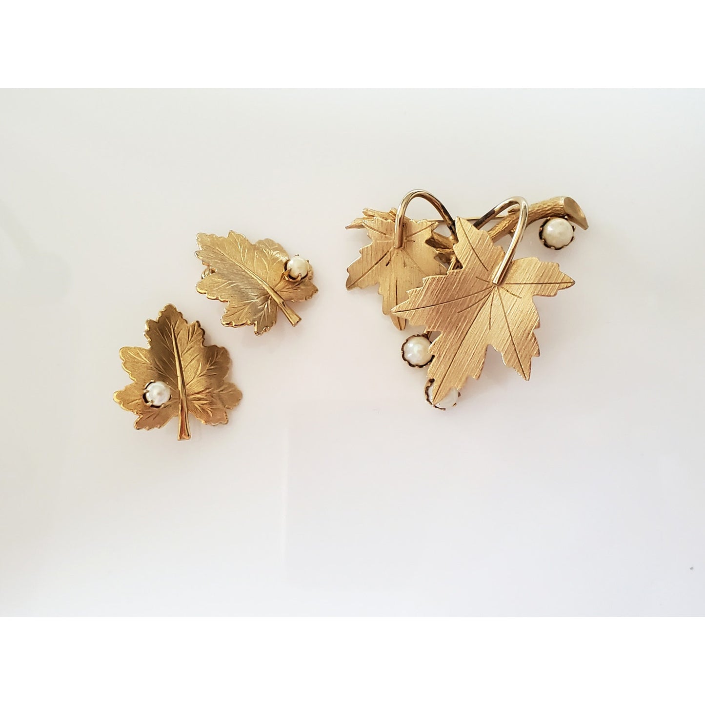 Vintage Sarah Coventry Maple Leaf Faux Pearl Earrings Brooch Set