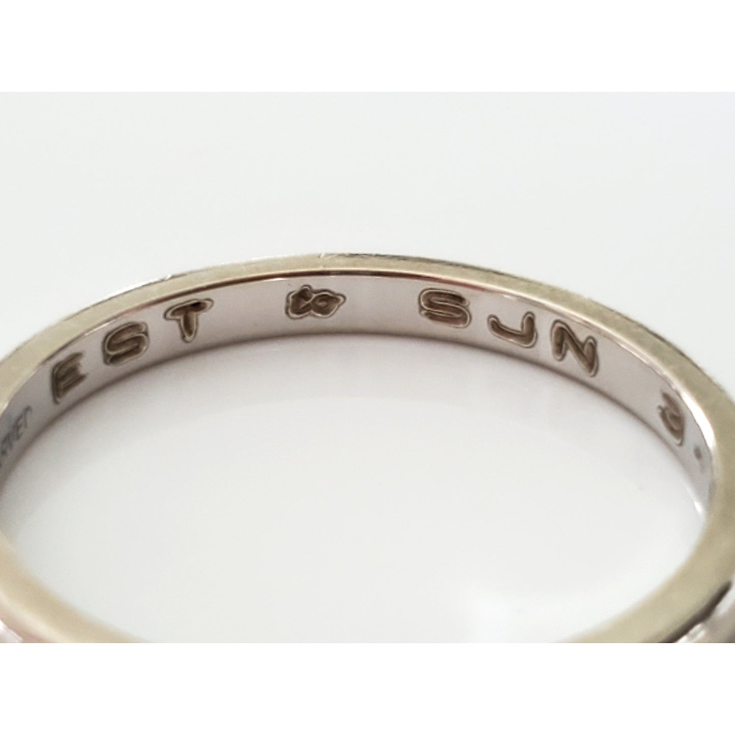 Vintage 1990s 14K White Gold Engraved Artcarved Wedding Ring Band