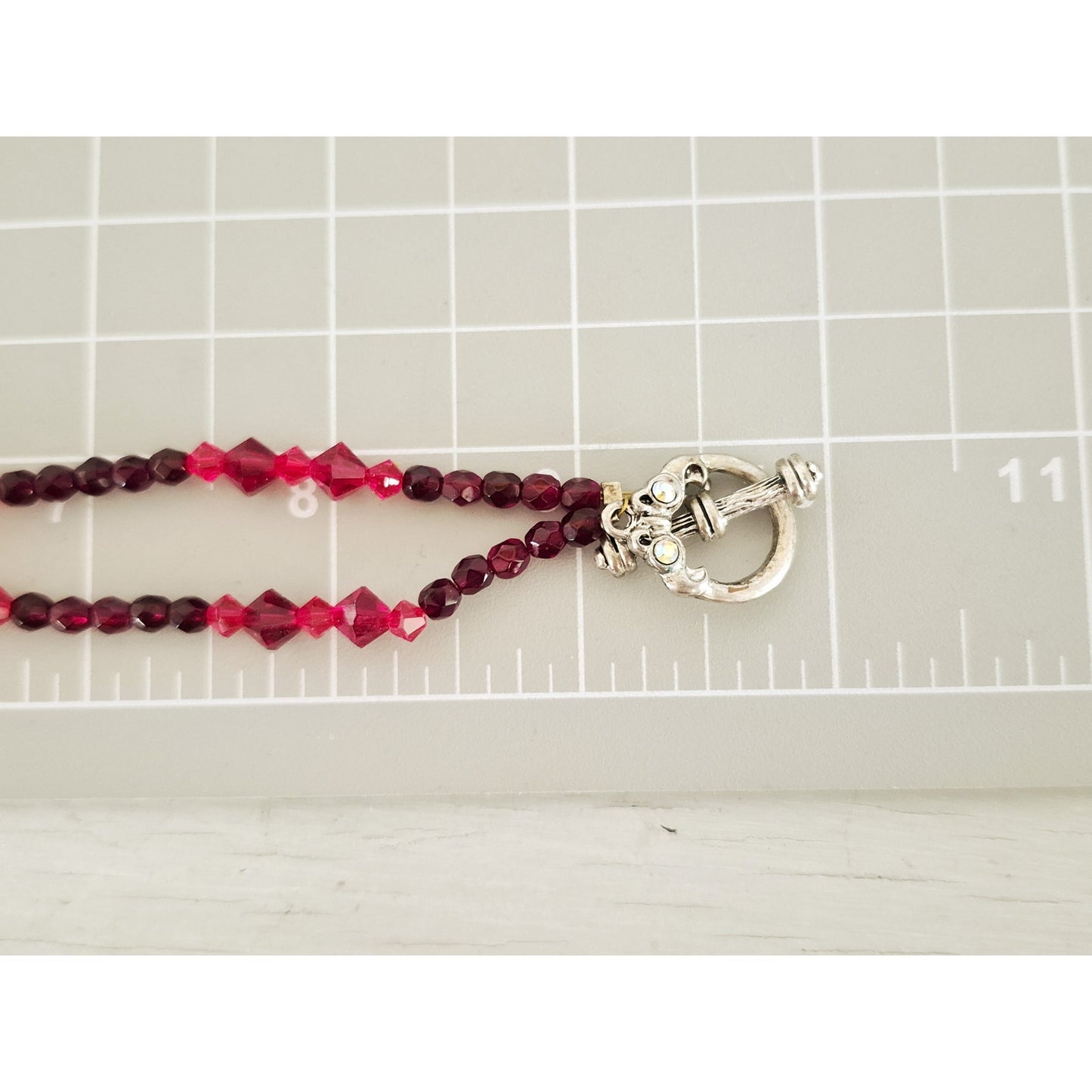 Vintage Red Geometric Glass Bead Choker Necklace with Toggle Clasp