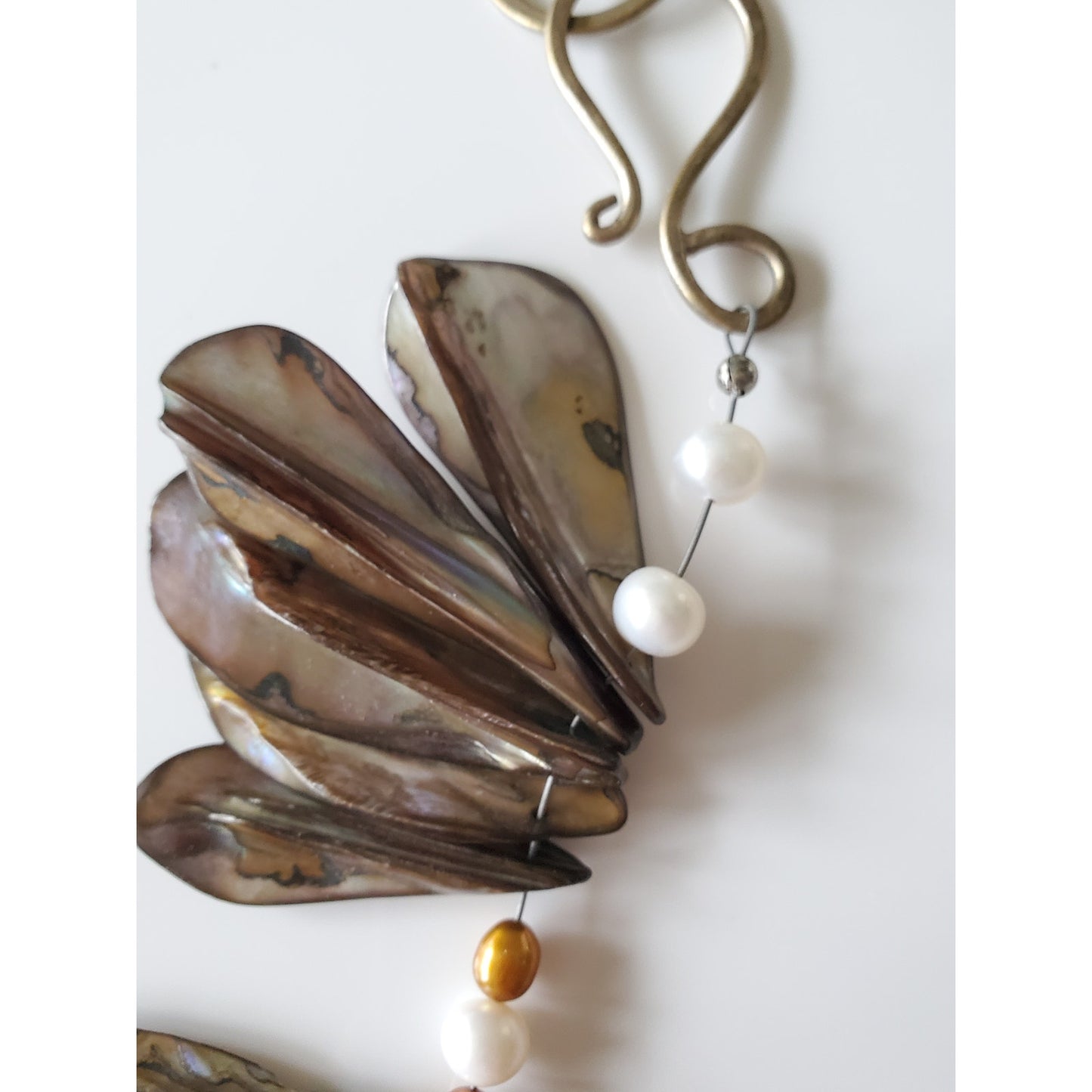 Beautiful Brown Shell and Fresh Water Pearl Necklace
