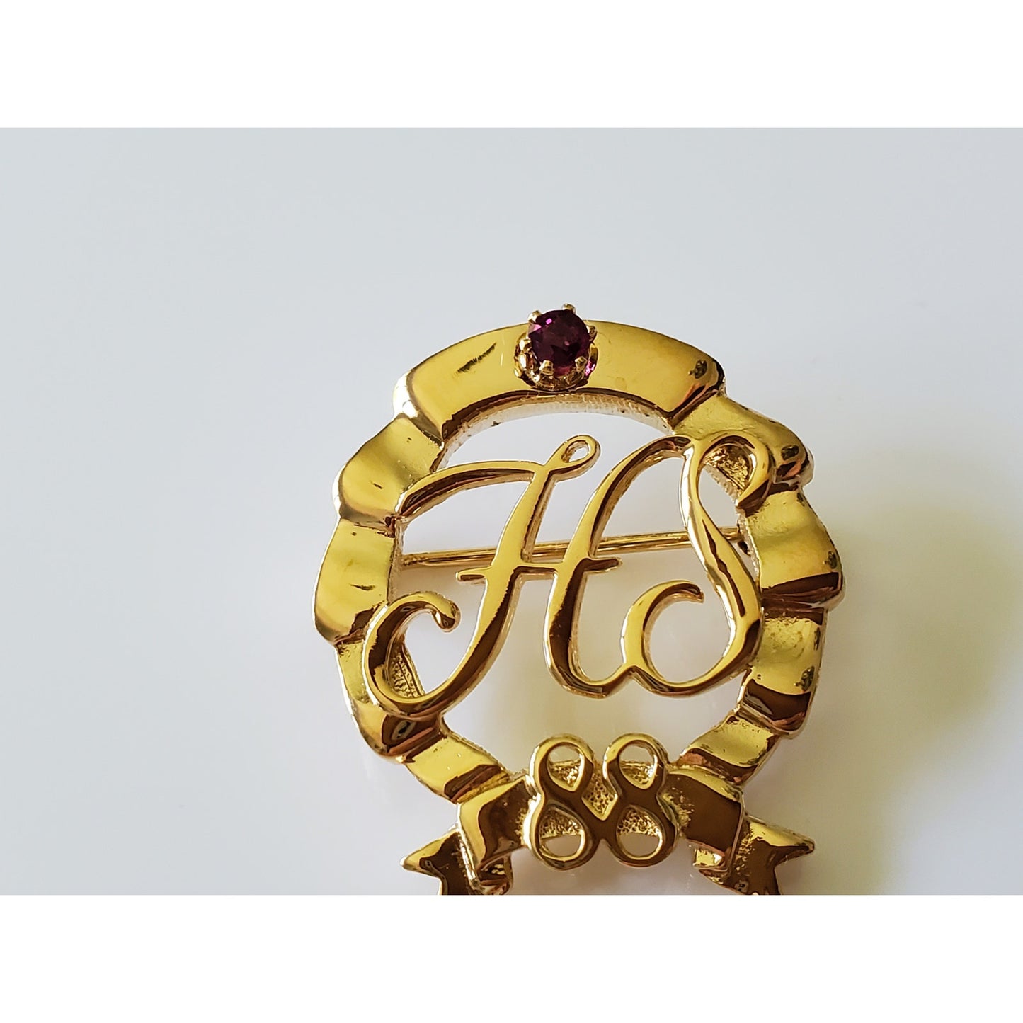 Vintage Lot of 4 Gold Tone Small Brooches