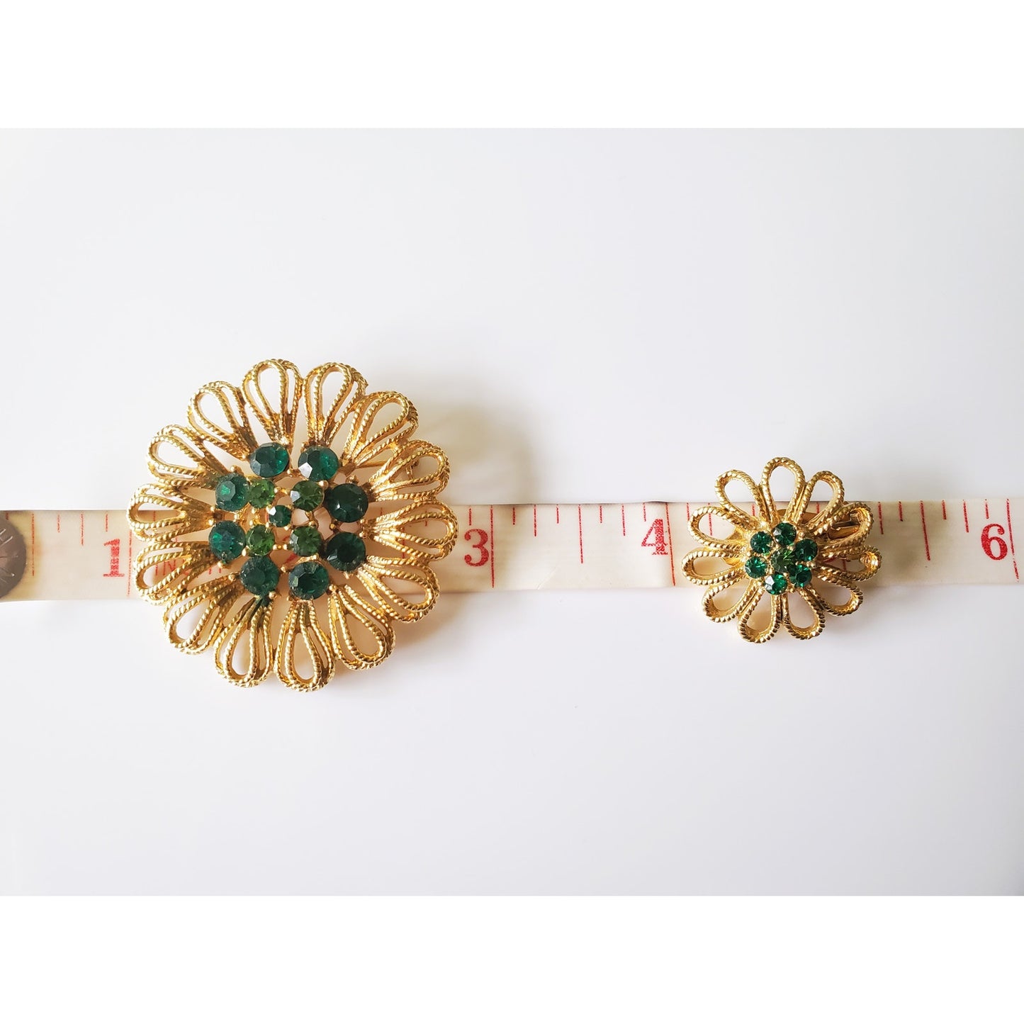 Vintage Green Stone Floral Brooch and Jewelry Set