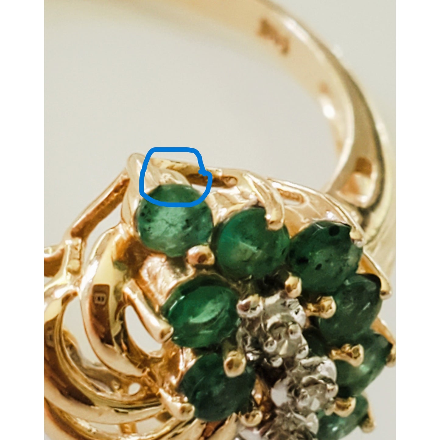Vintage 14K Gold Emerald and Diamond Cluster Cocktail Ring