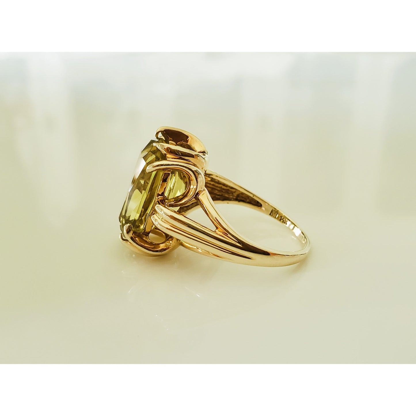 Vintage 14K Gold Yellow Stone Cocktail Ring