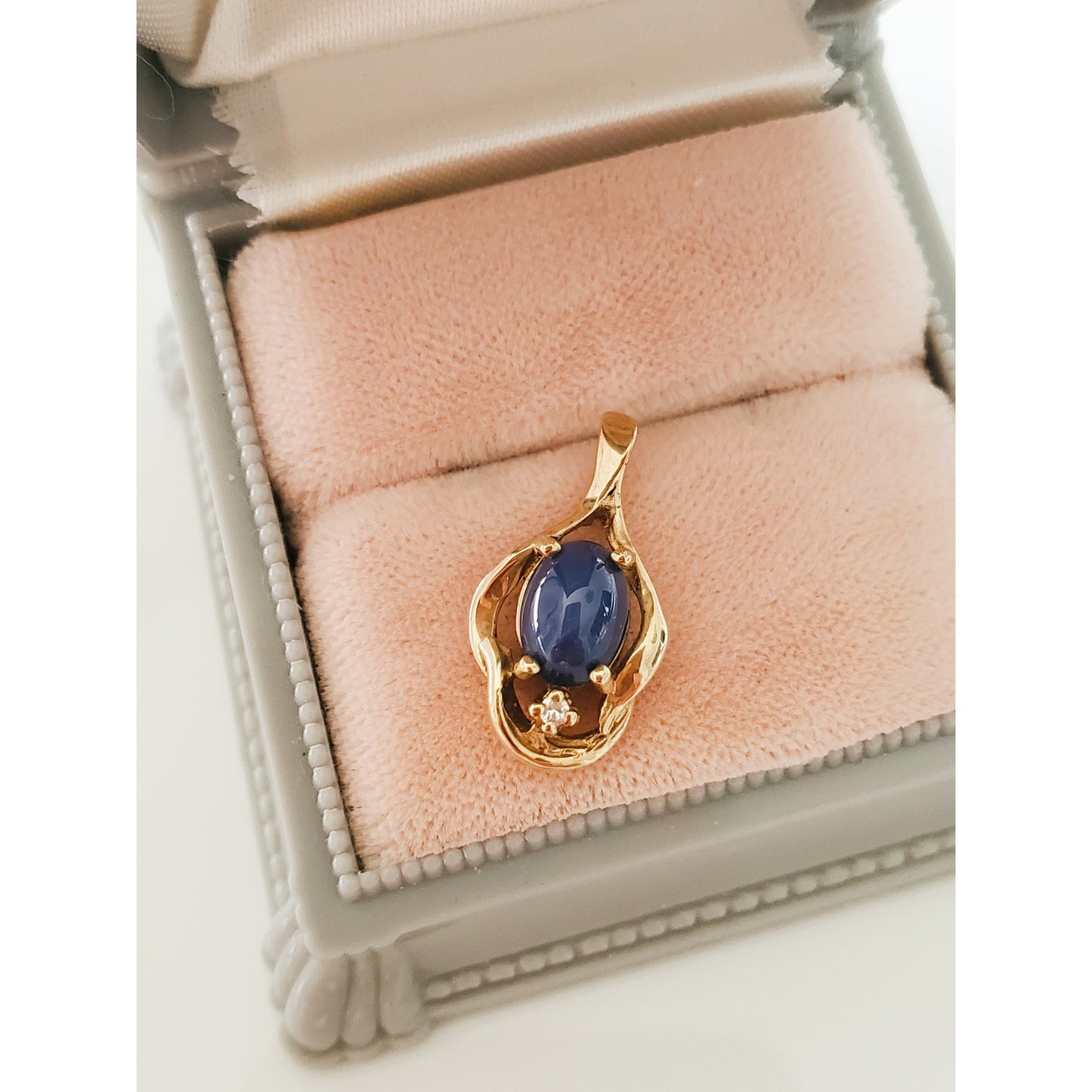 14K Gold Vintage Star Sapphire and Diamond Pendant