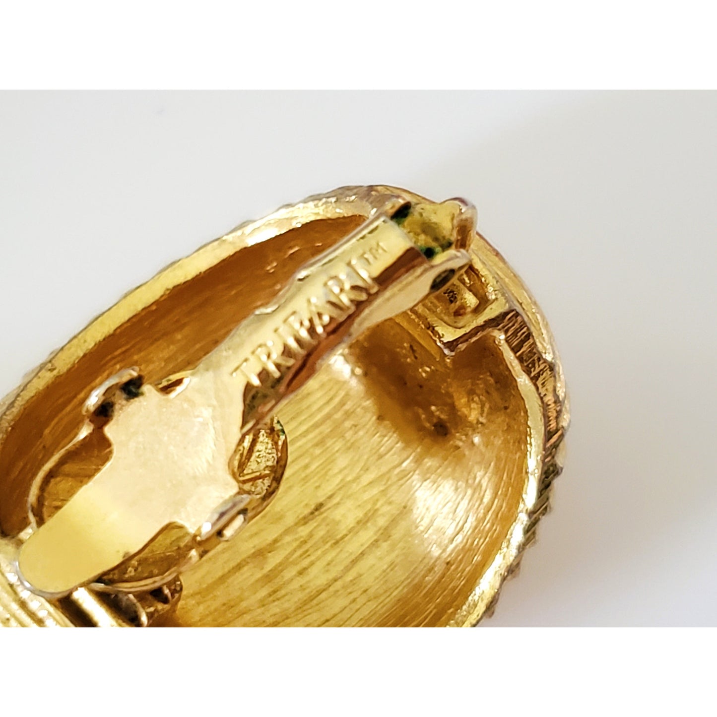 Vintage Trifari Armadillo Gold Tone Clip On Earrings