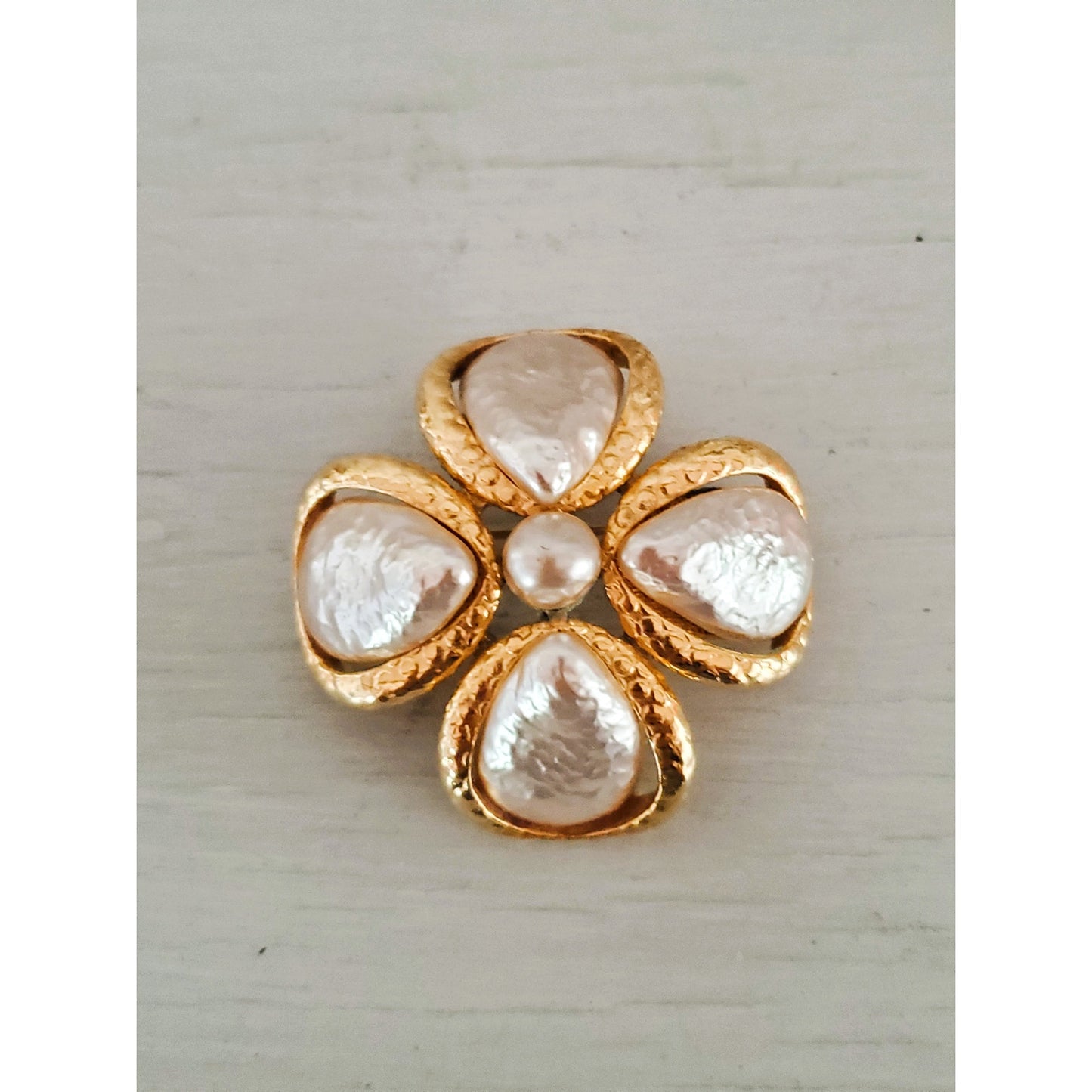 Large Vintage Metallic Floral Gold Tone Brooch