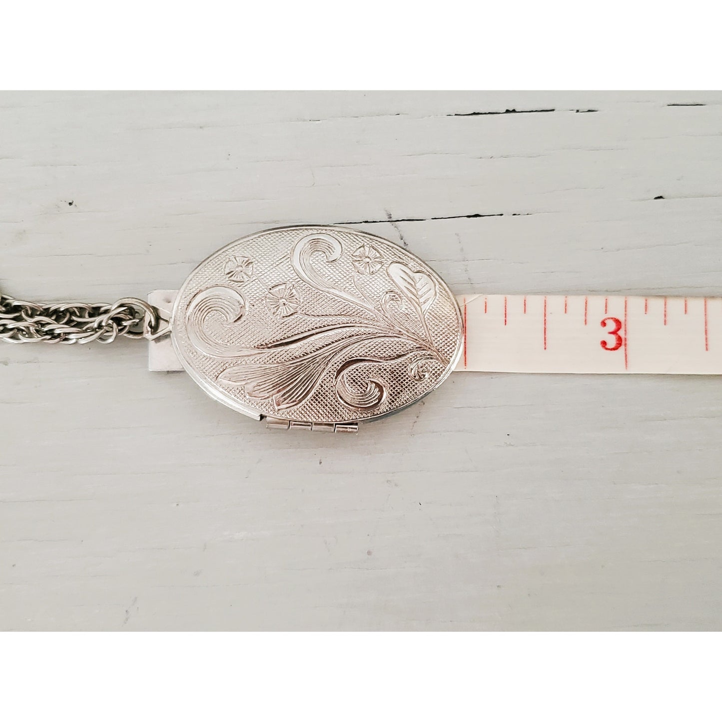 Vintage Silver Oval Floral Locket Necklace