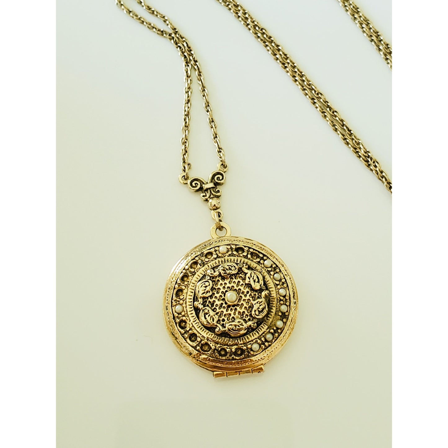 Vintage 1928 Locket Necklace