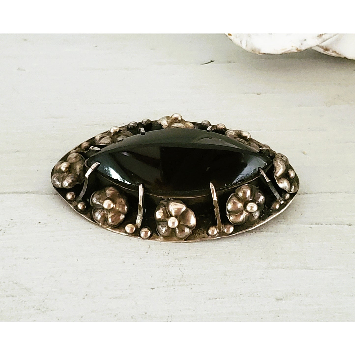 Vintage Sterling Silver Floral Oval Onyx Brooch