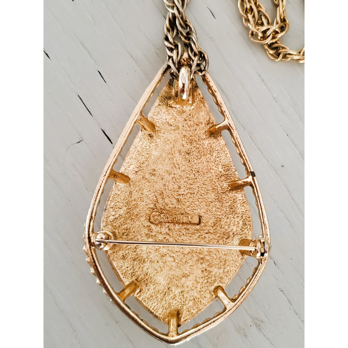 Vintage Sarah Coventry Gold Tone Necklace and Earring Set