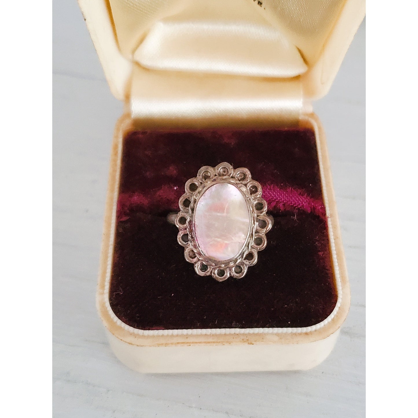 Vintage Mother of Pearl Sterling Silver Oval Ring