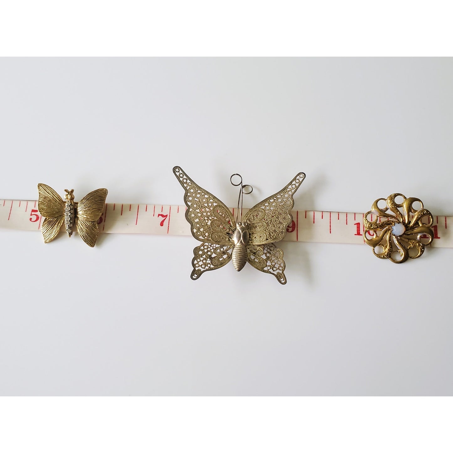Vintage Lot of 3 Piece Dainty Gold Tone Brooches