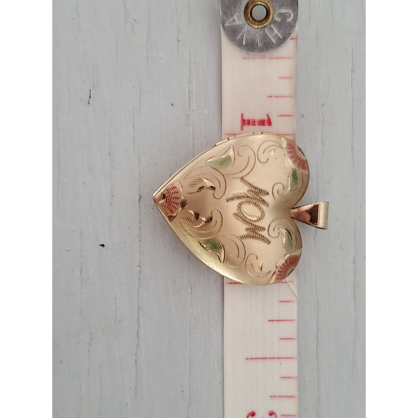 Vintage 1960s 14K Gold Fill PPC Engraved Mom Locket Pendant