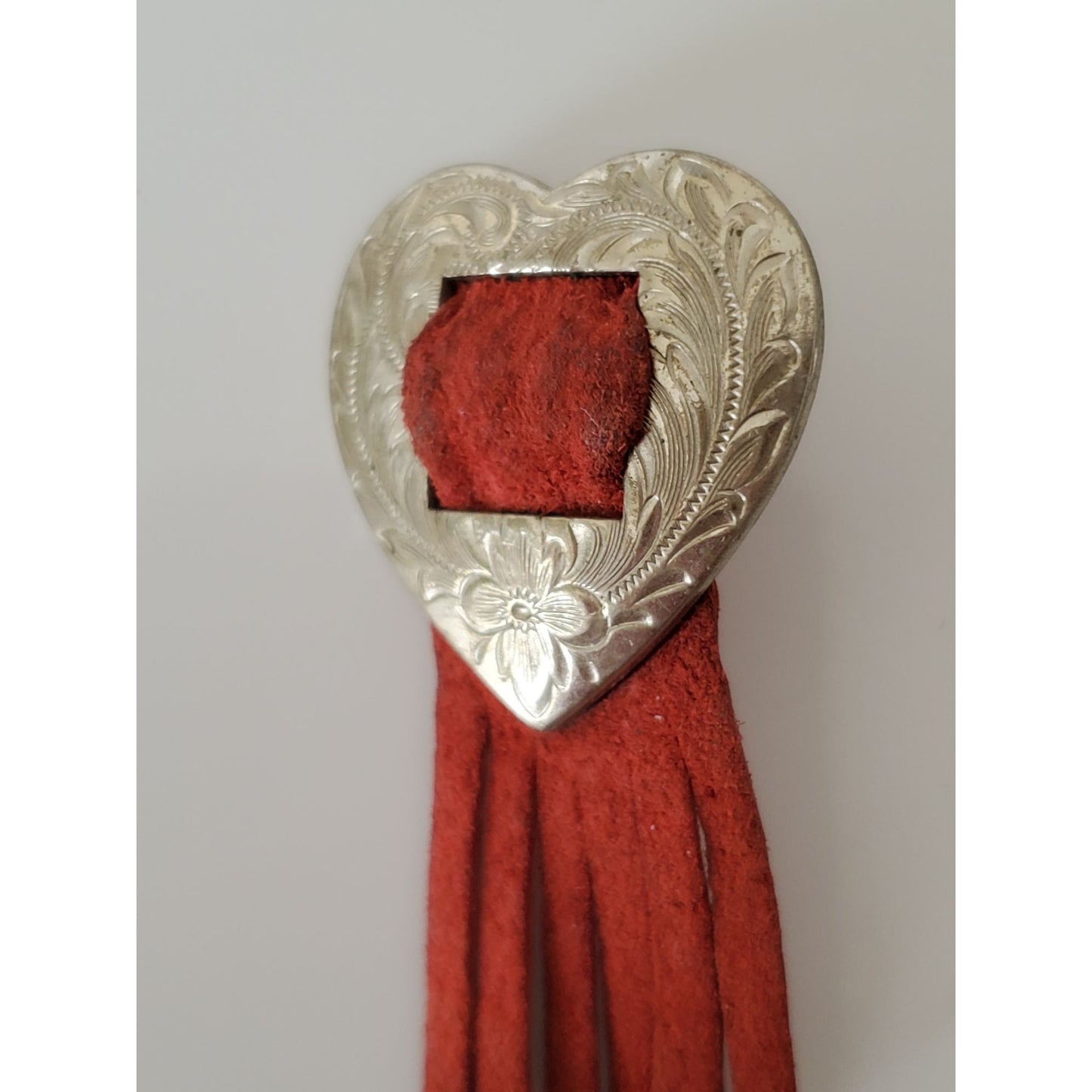 Vintage 1980s Southwestern Heart Engraved Stud Earrings