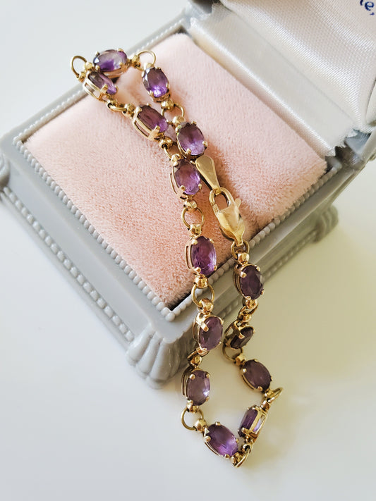 Why Estate Jewelry Makes the Perfect Gift
