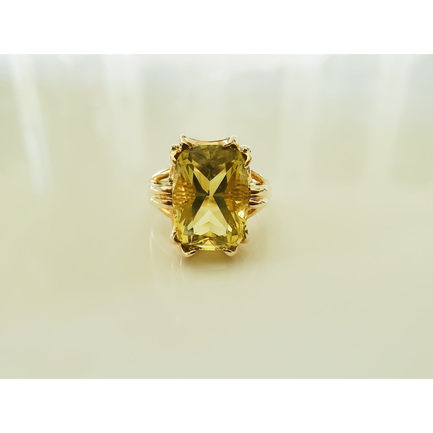 Vintage 14K Gold Yellow Stone Cocktail Ring