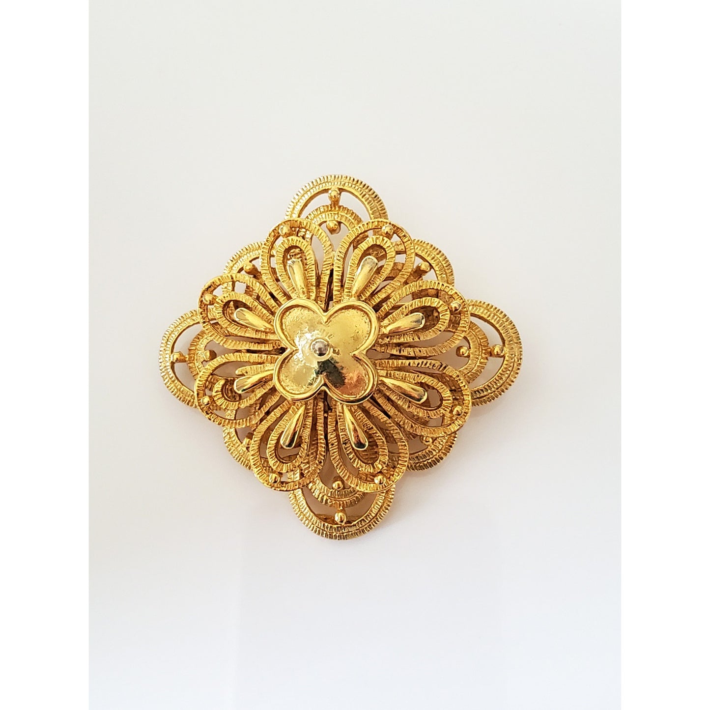 Vintage Lisner Gold Tone Layered Brooch