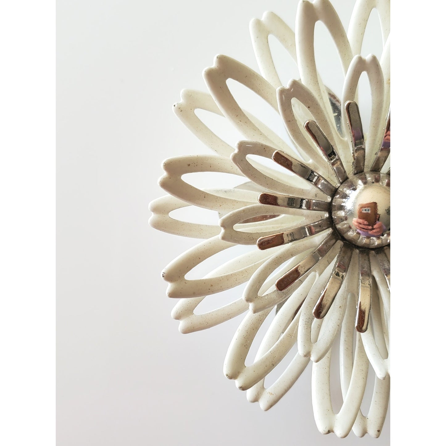 Vintage Sarah Coventry White and Silver Enamel Metal Flower Brooch and Earring Set