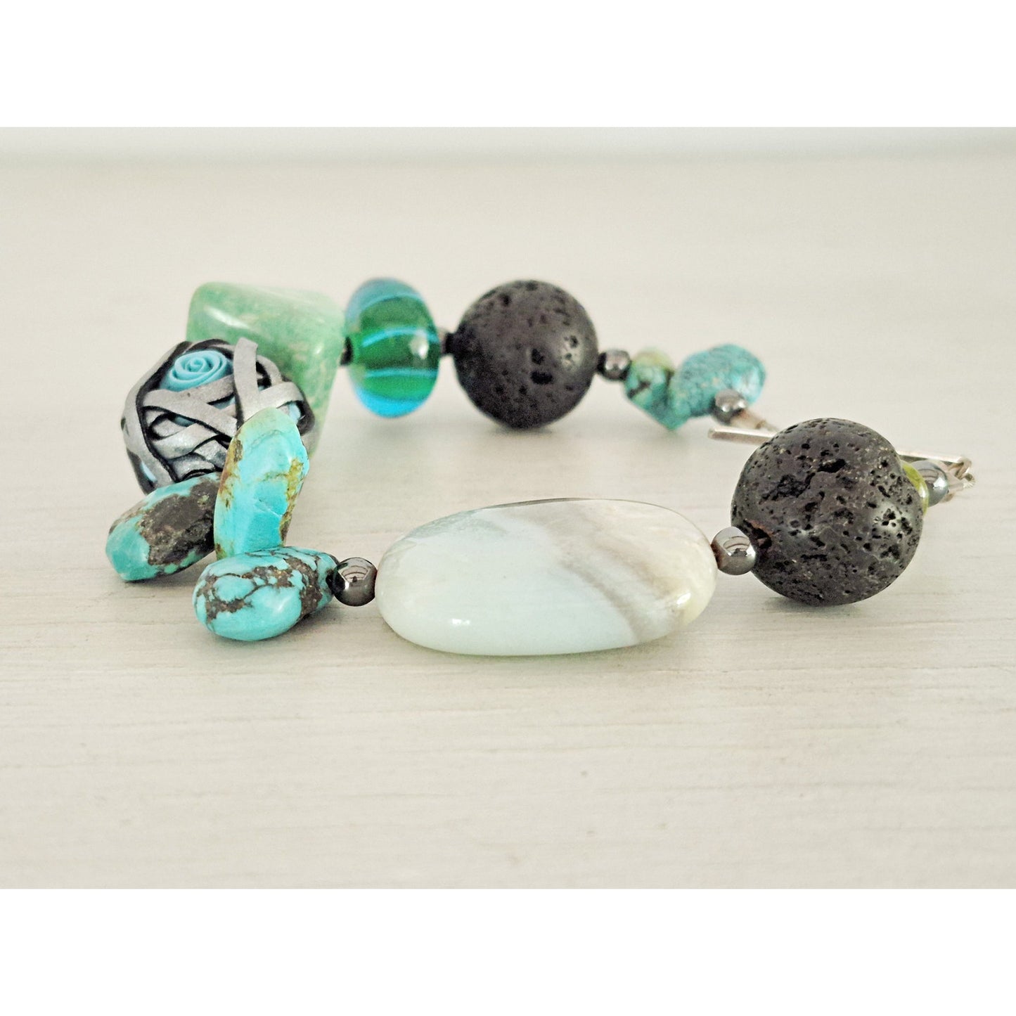 Vintage Artisan Turquoise Howlite Turquoise, Multi-stone and Glass Bracelet