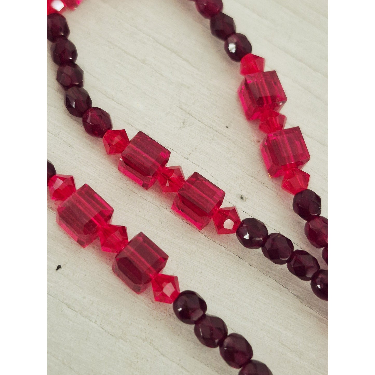 Vintage Red Geometric Glass Bead Choker Necklace with Toggle Clasp