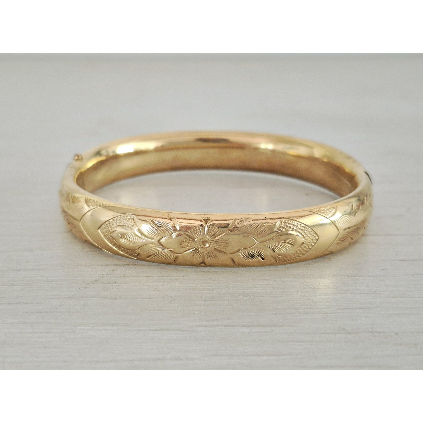 Antique Victorian Winard Signed 12K Gold Fill Floral Engraved Gold Filled Bangle